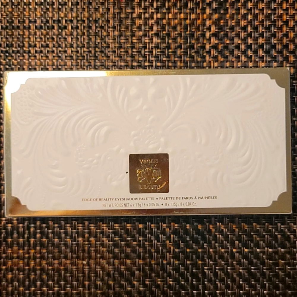 KVD Edge of reality eyeshadow pallette